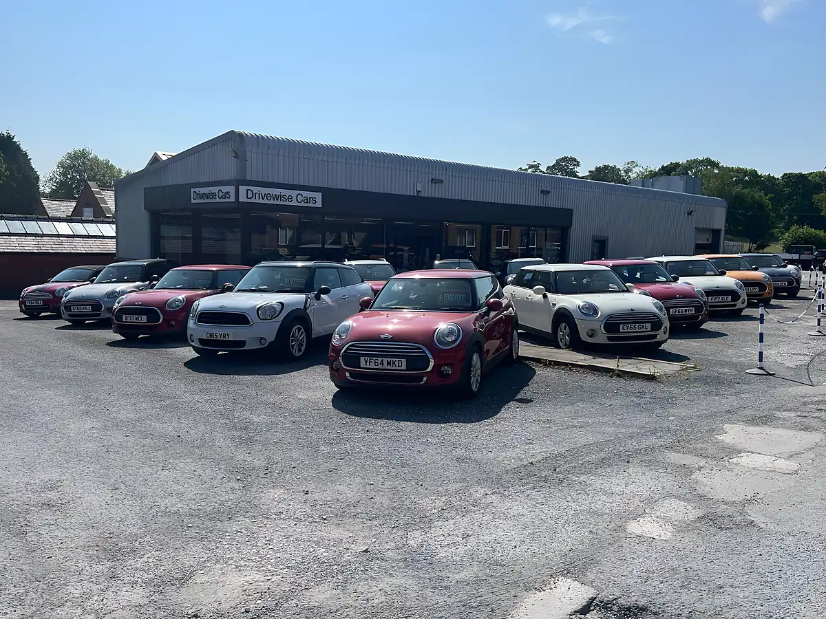 Used 2011 MINI Hatch One Blue - Interior and Exterior details 16