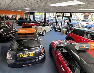 Used 2011 MINI Hatch One Blue - Interior and Exterior details 19