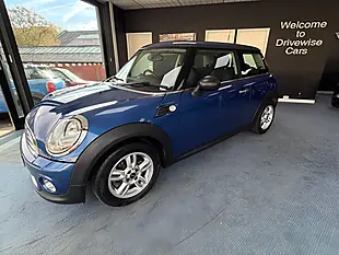 Used 2011 MINI Hatch One Blue - Interior and Exterior details 5