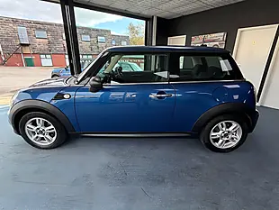 Used 2011 MINI Hatch One Blue - Interior and Exterior details 6