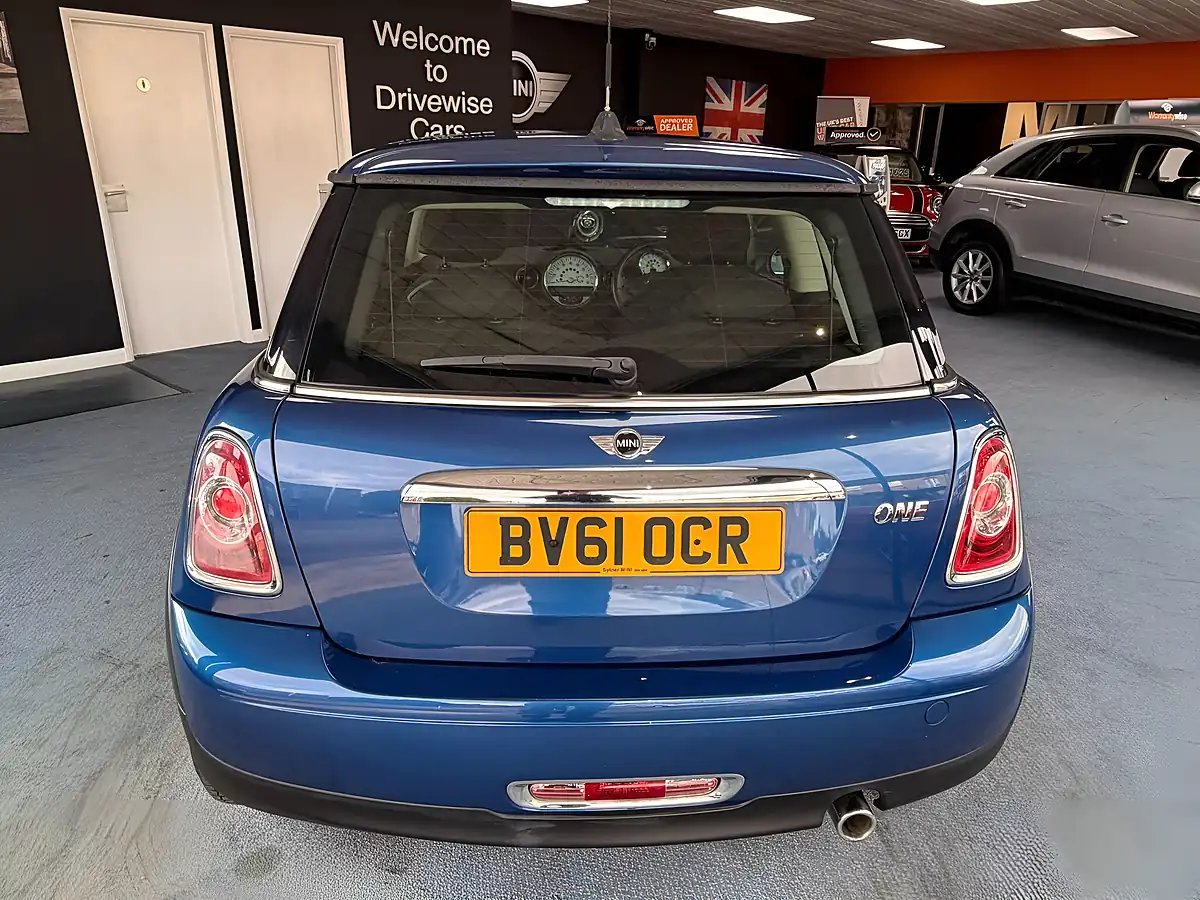 Used 2011 MINI Hatch One Blue - Interior and Exterior details 8