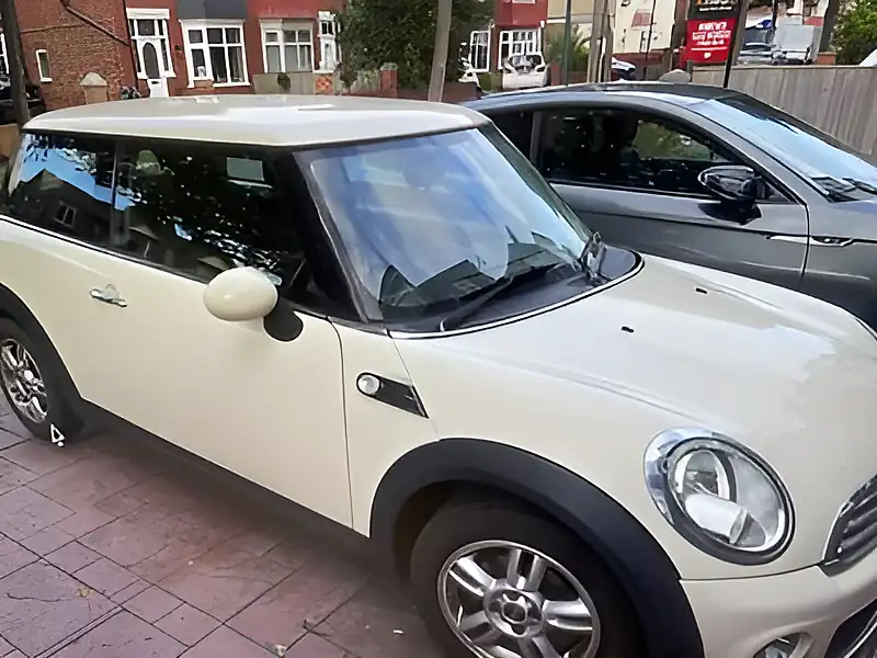 Used 2011 MINI Hatch One (pepper Pack) White - Interior and Exterior details 2