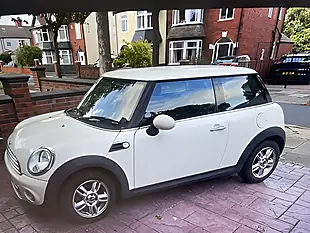 Used 2011 MINI Hatch One (pepper Pack) White - Interior and Exterior details 3