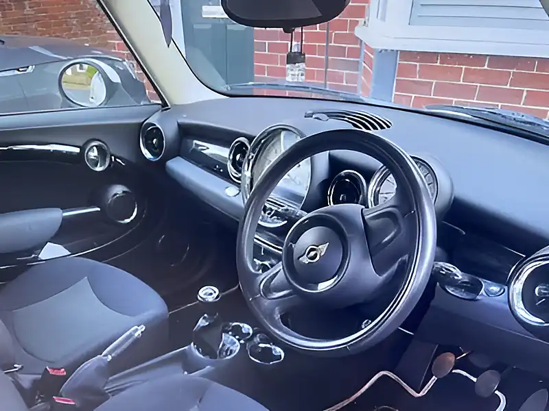 Used 2011 MINI Hatch One (pepper Pack) White - Interior and Exterior details 6
