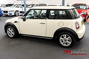 Used 2011 MINI Hatch One White - Interior and Exterior details 15