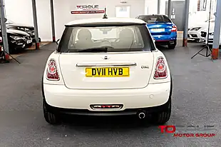 Used 2011 MINI Hatch One White - Interior and Exterior details 17