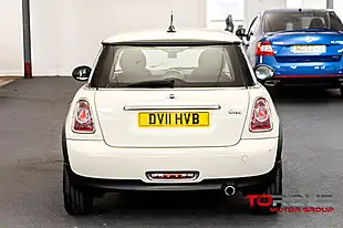 Used 2011 MINI Hatch One White - Interior and Exterior details 7