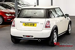 Used 2011 MINI Hatch One White - Interior and Exterior details 8