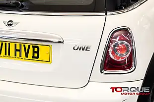 Used 2011 MINI Hatch One White - Interior and Exterior details 9