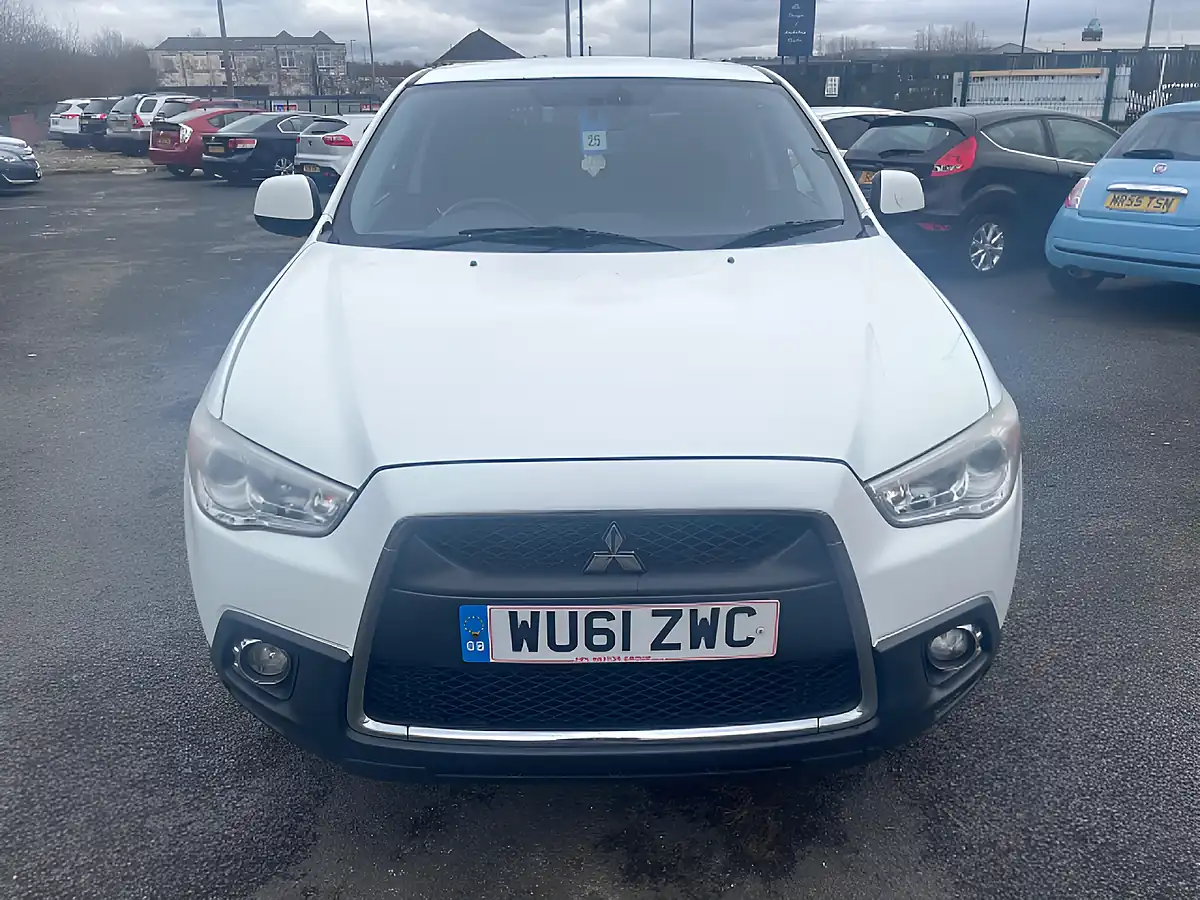Used 2011 Mitsubishi Asx Cleartec 3 White - Interior and Exterior details 2