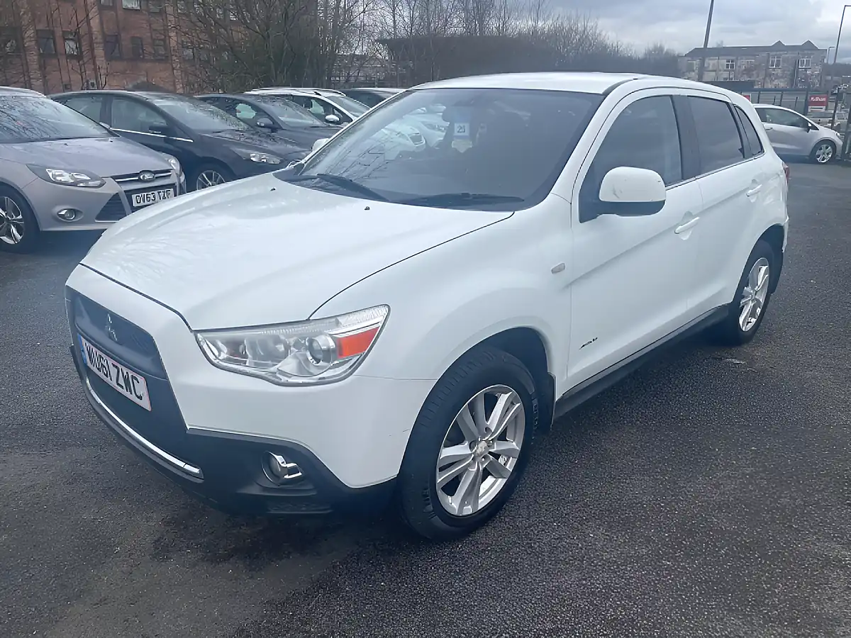 Used 2011 Mitsubishi Asx Cleartec 3 White - Interior and Exterior details 3