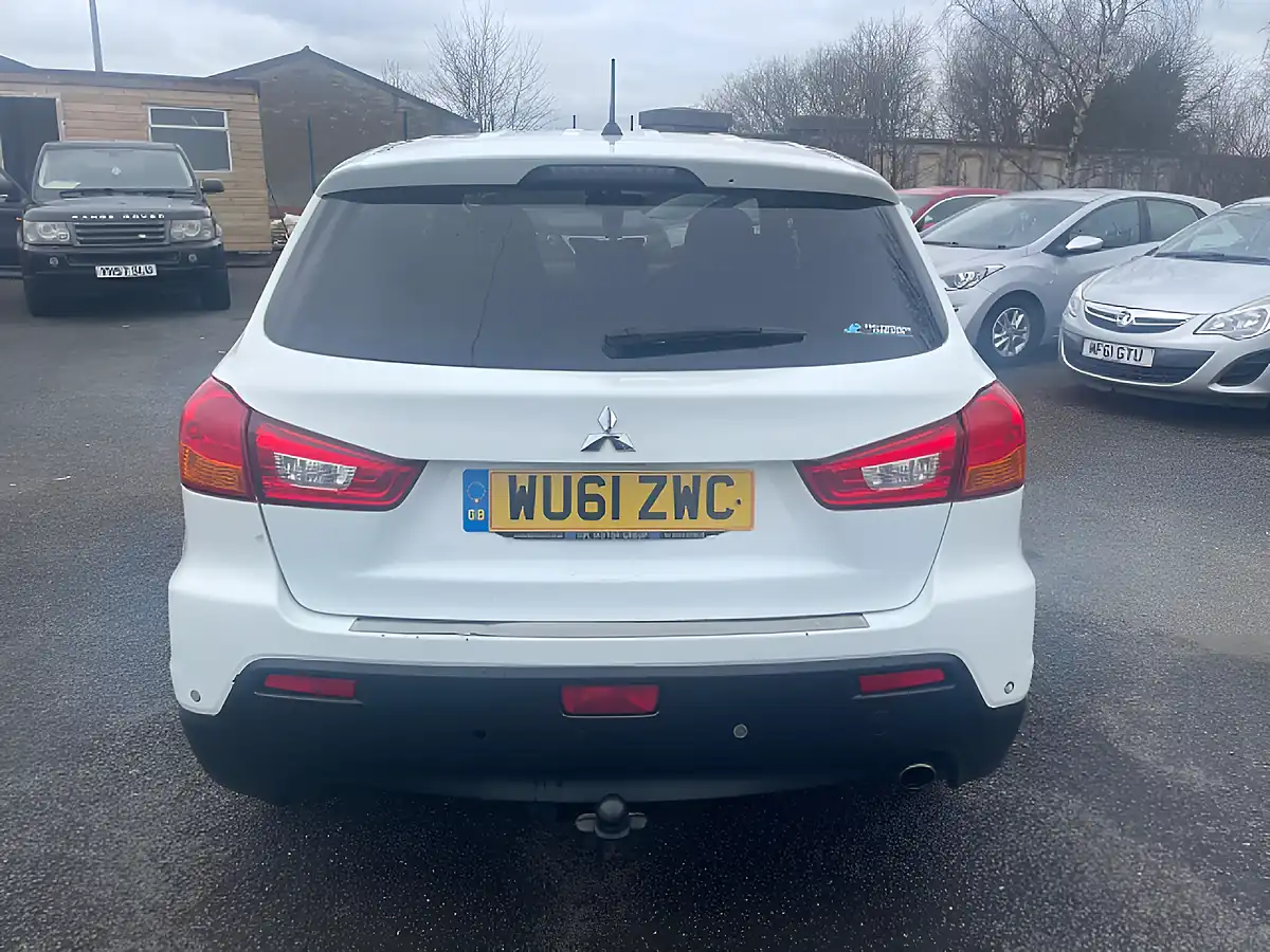Used 2011 Mitsubishi Asx Cleartec 3 White - Interior and Exterior details 6