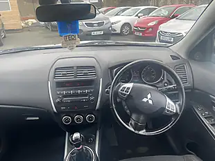 Used 2011 Mitsubishi Asx Cleartec 3 White - Interior and Exterior details 9