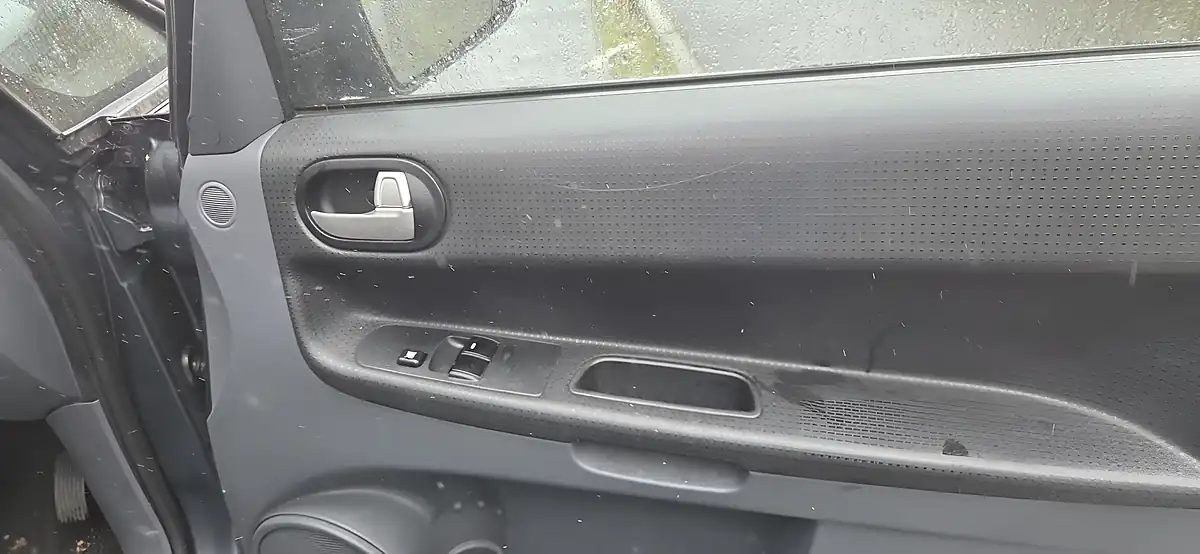 Used 2011 Mitsubishi Colt CZ2 Grey - Interior and Exterior details 15