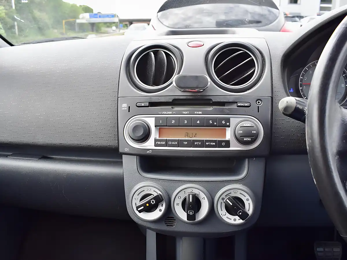 Used 2011 Mitsubishi Colt CZ2 Silver - Interior and Exterior details 14