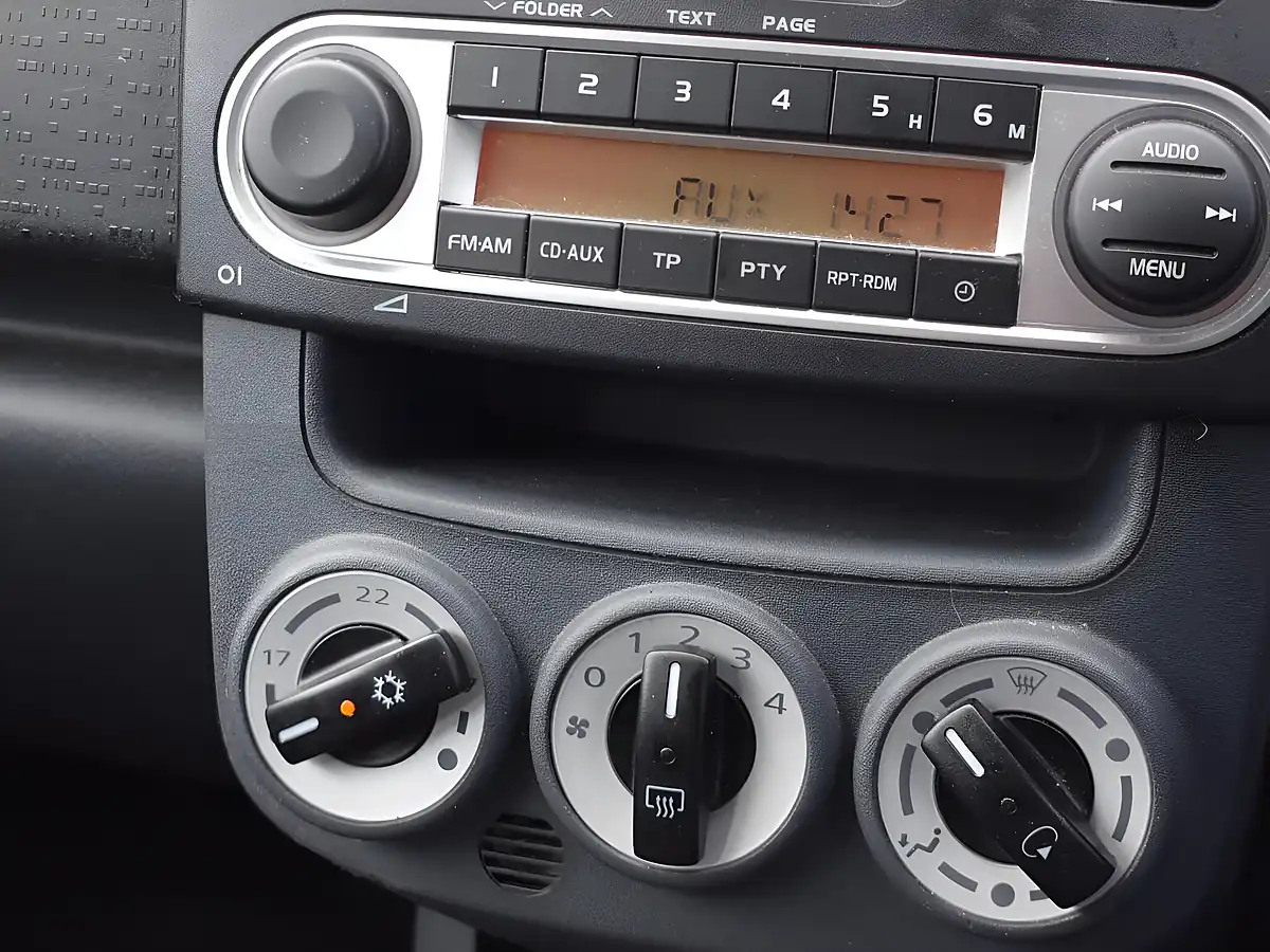 Used 2011 Mitsubishi Colt CZ2 Silver - Interior and Exterior details 15