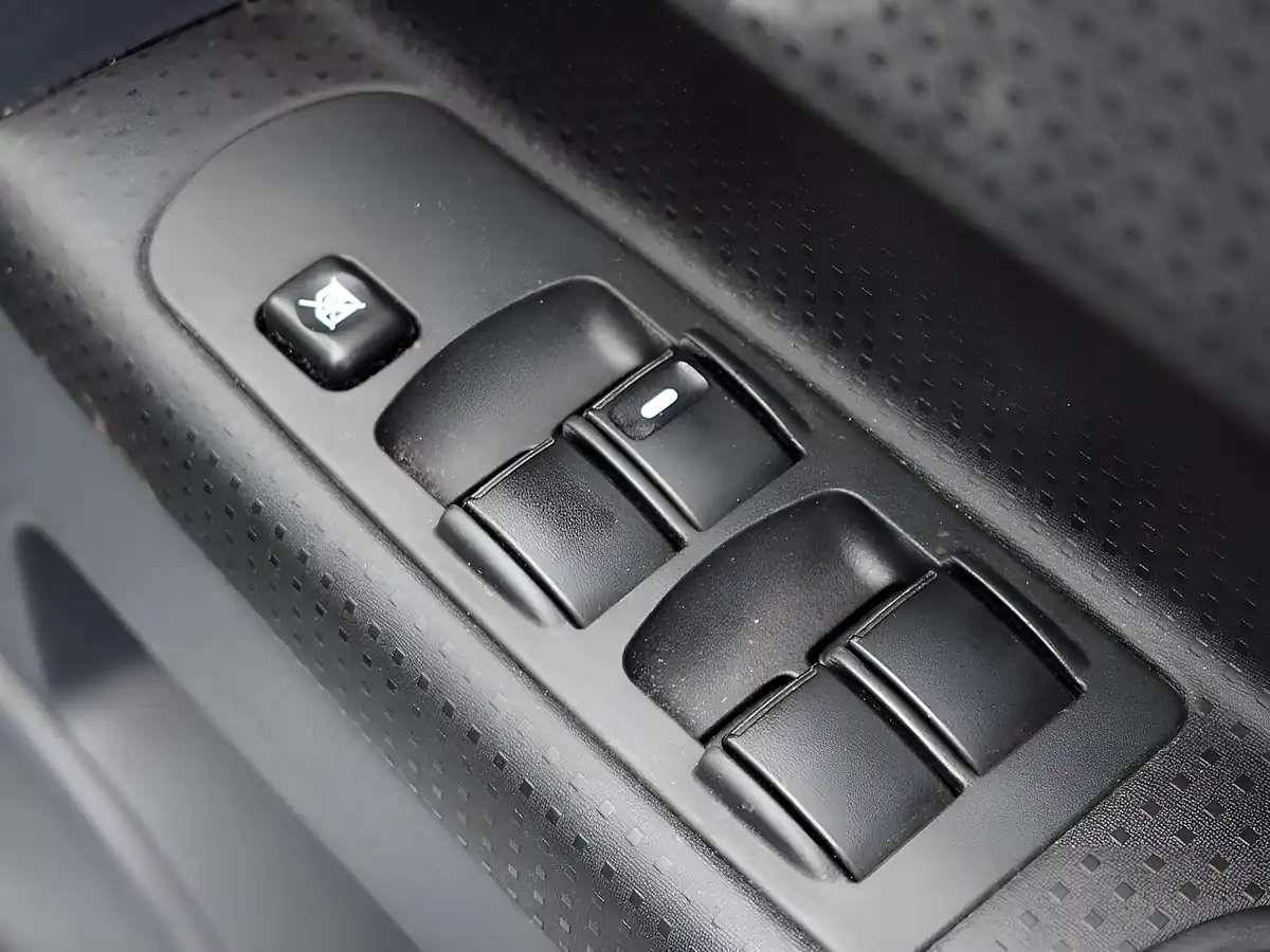 Used 2011 Mitsubishi Colt CZ2 Silver - Interior and Exterior details 16