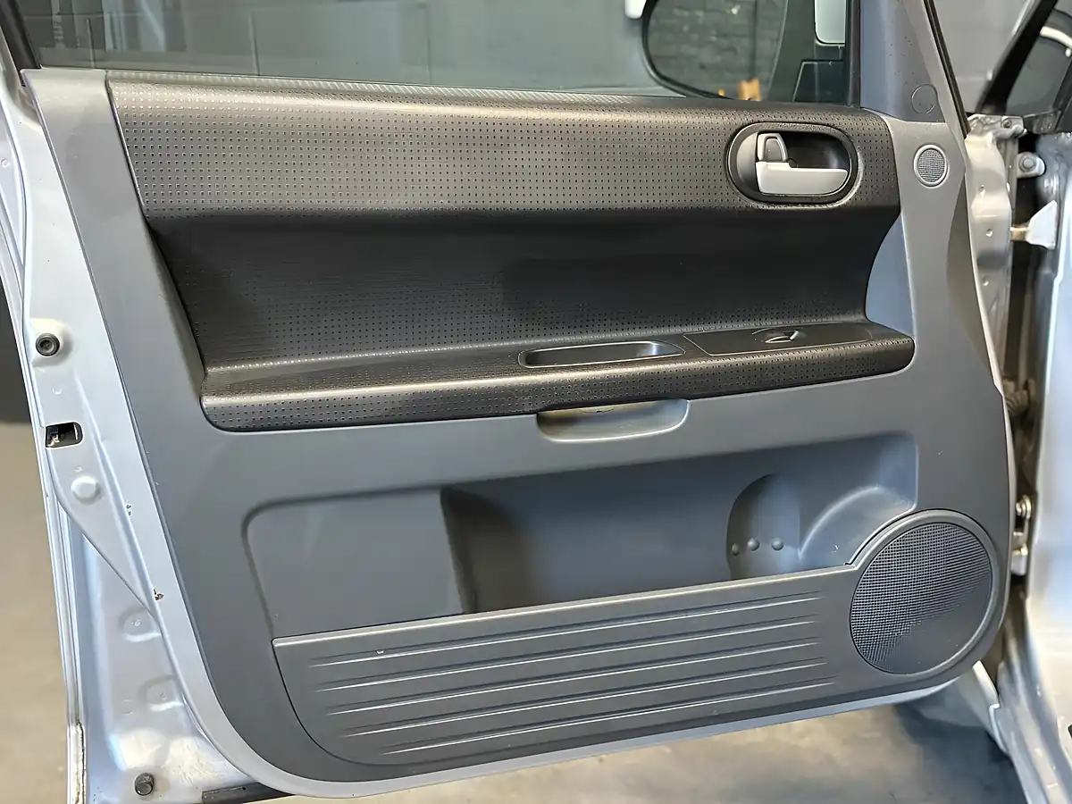 Used 2011 Mitsubishi Colt CZ2 Silver - Interior and Exterior details 14