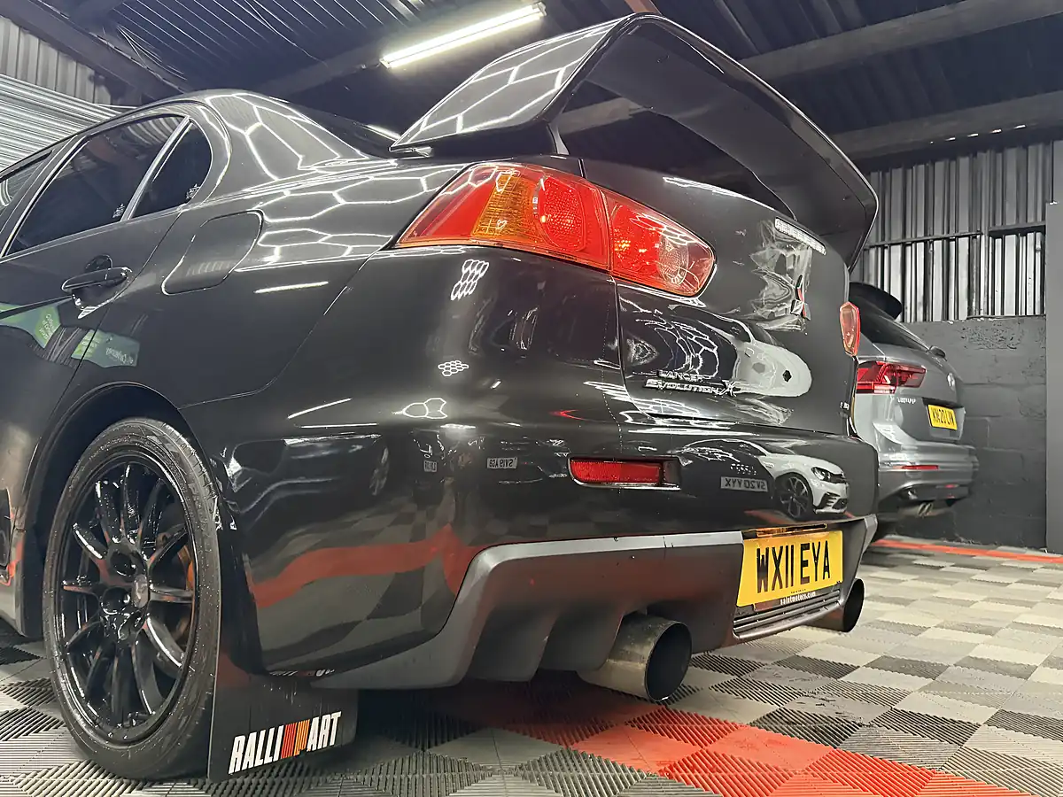 Used 2011 Mitsubishi Lancer Evo X Gsr FQ-300 Black - Interior and Exterior details 15
