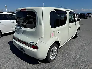 Used 2011 Nissan Cube 15X Indigo Plus Plasma White - Interior and Exterior details 4