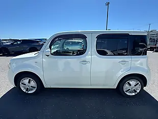 Used 2011 Nissan Cube 15X Indigo Plus Plasma White - Interior and Exterior details 5