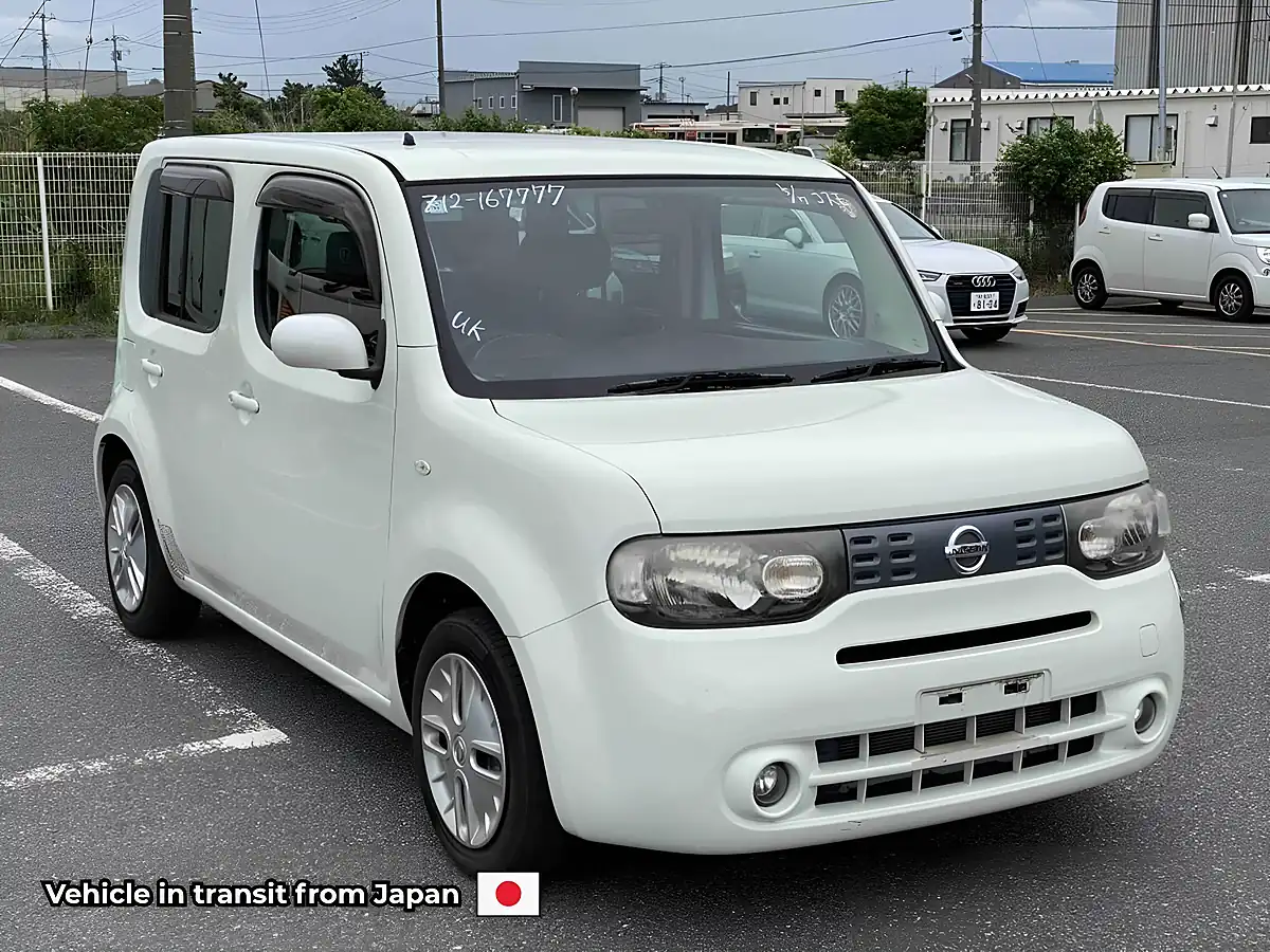 Used 2011 Nissan Cube M Selection White - Front View