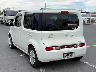 Used 2011 Nissan Cube M Selection White - Interior and Exterior details 7