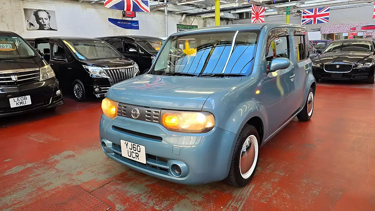 Used 2011 Nissan Cube Mobility Ramp Green - Interior and Exterior details 2