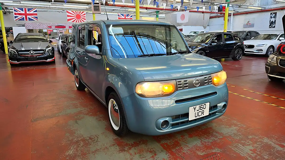 Used 2011 Nissan Cube Mobility Ramp Green - Interior and Exterior details 4