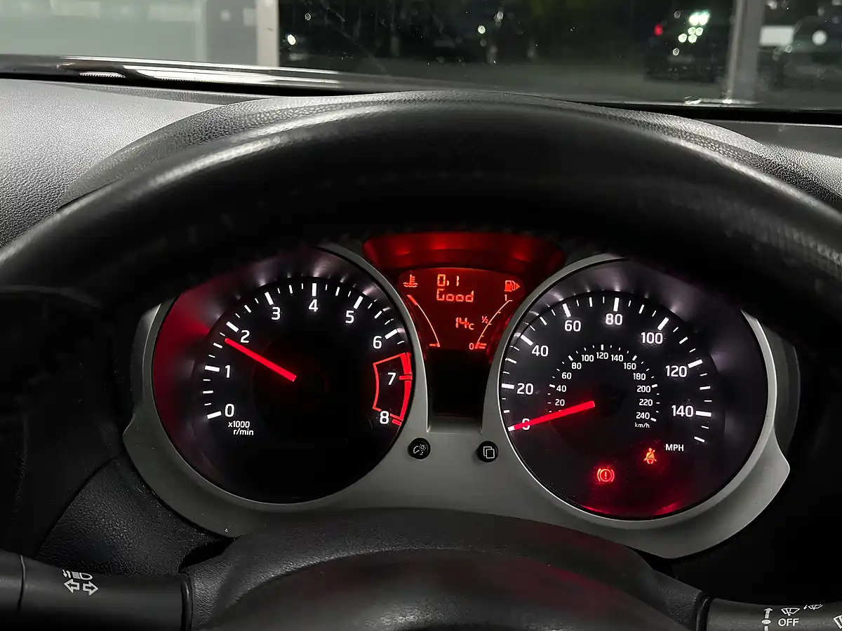 Used 2011 Nissan Juke Acenta Orange - Interior and Exterior details 14