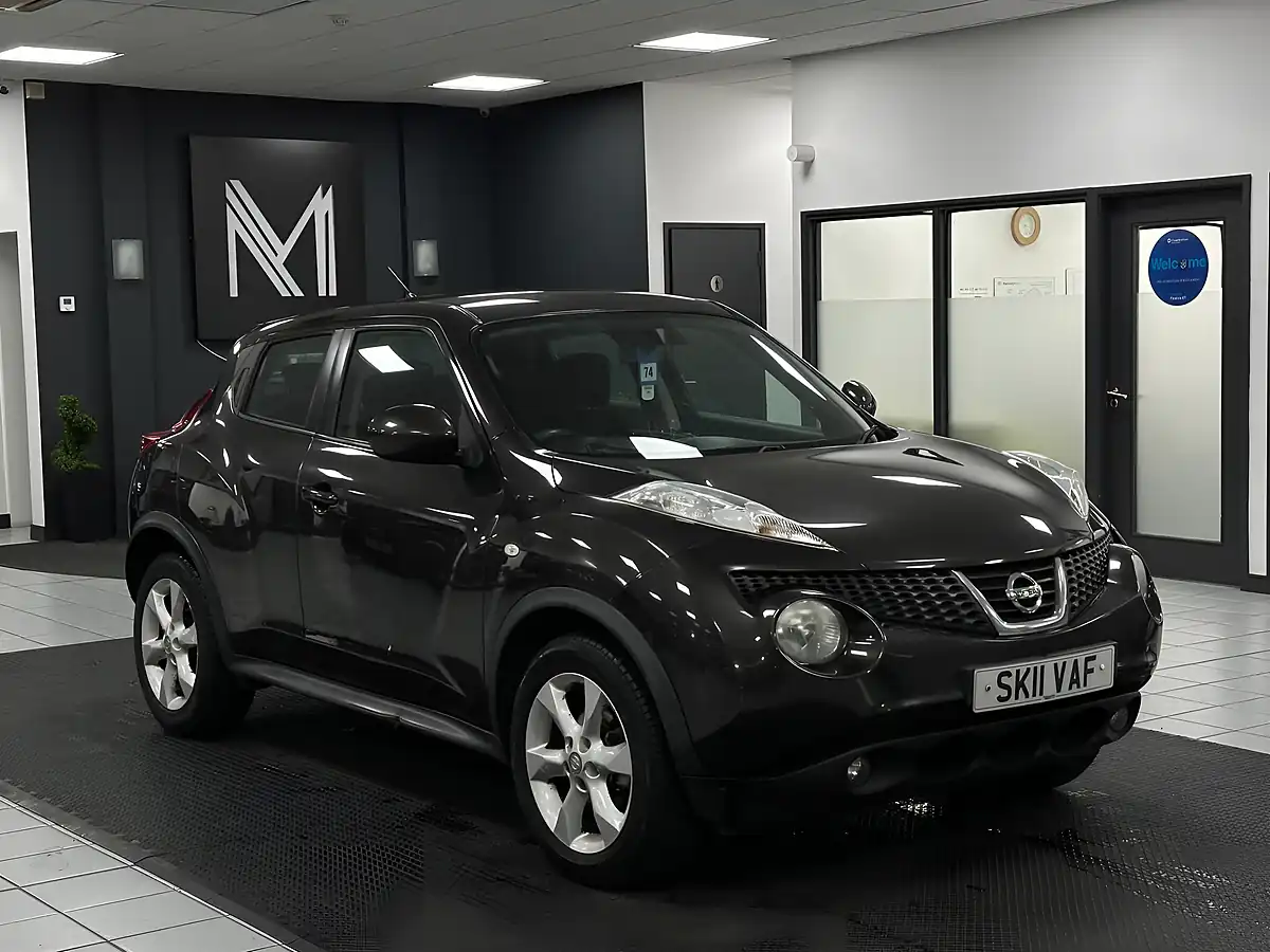 Used 2011 Nissan Juke Acenta Orange - Interior and Exterior details 2