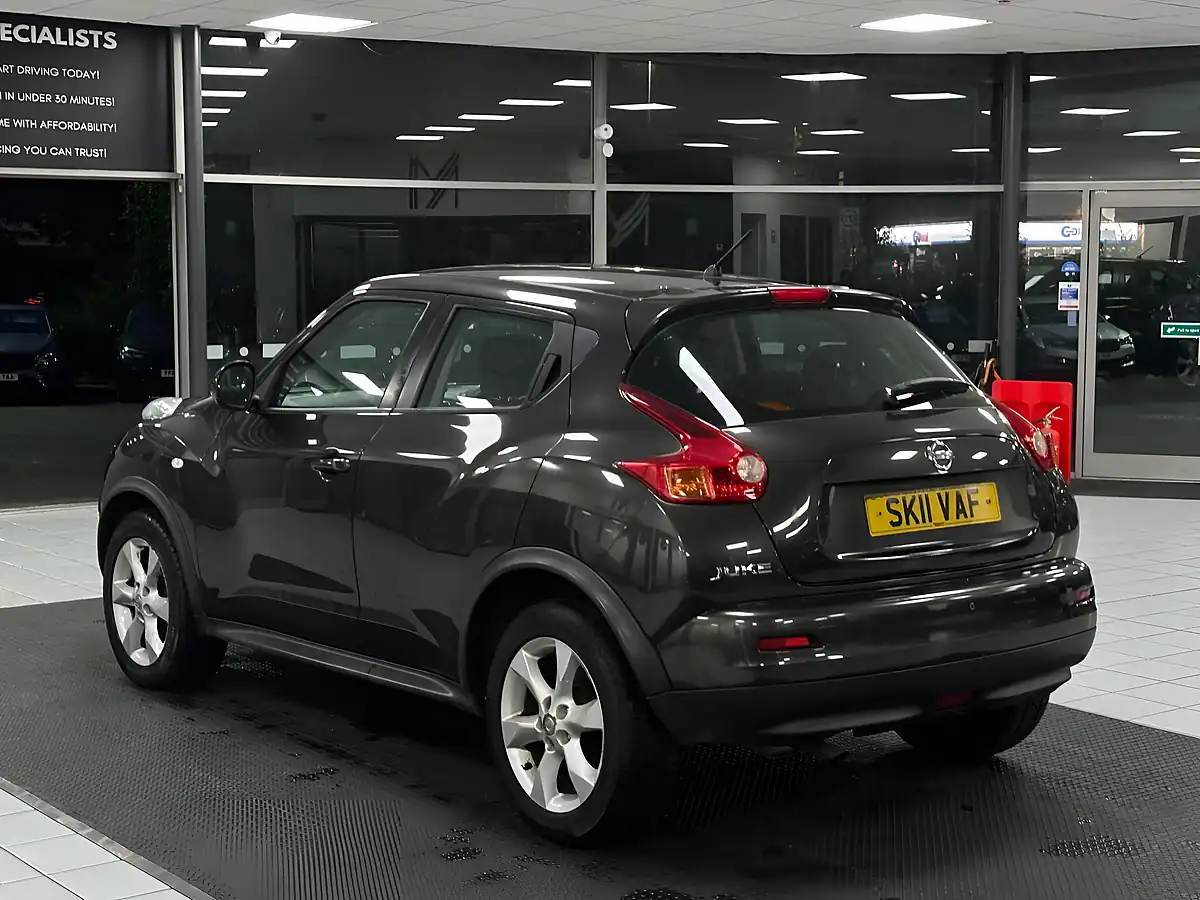 Used 2011 Nissan Juke Acenta Orange - Interior and Exterior details 6