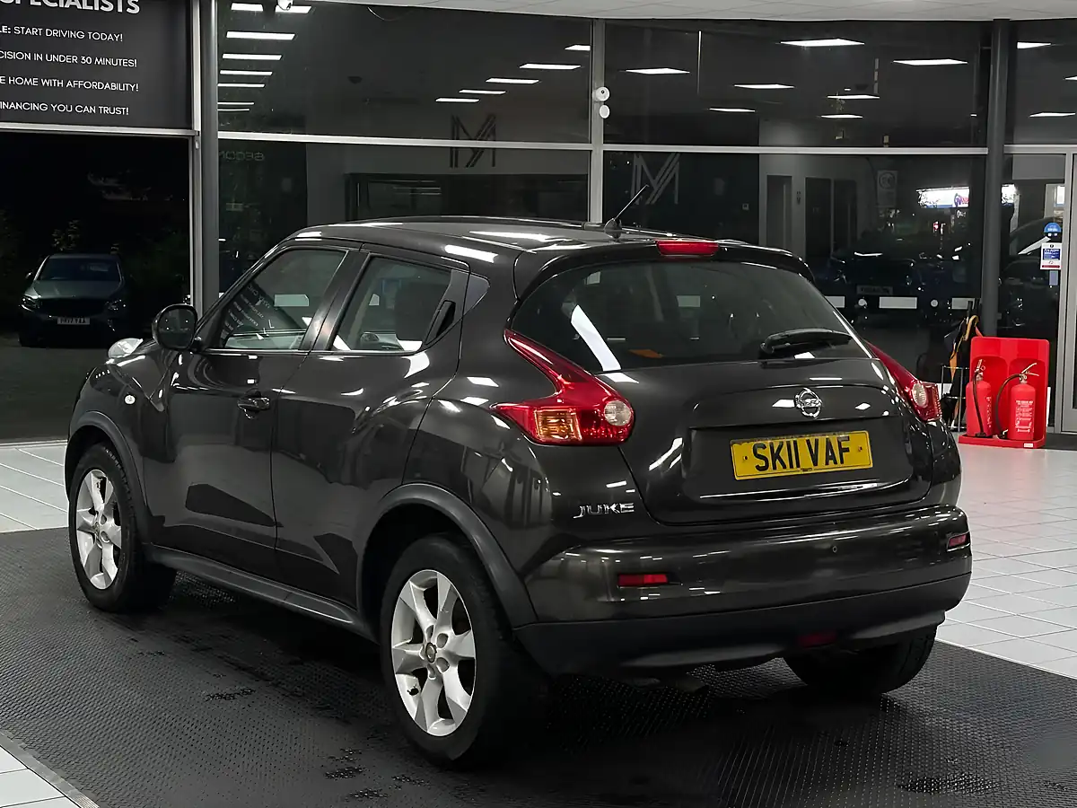 Used 2011 Nissan Juke Acenta Orange - Interior and Exterior details 7