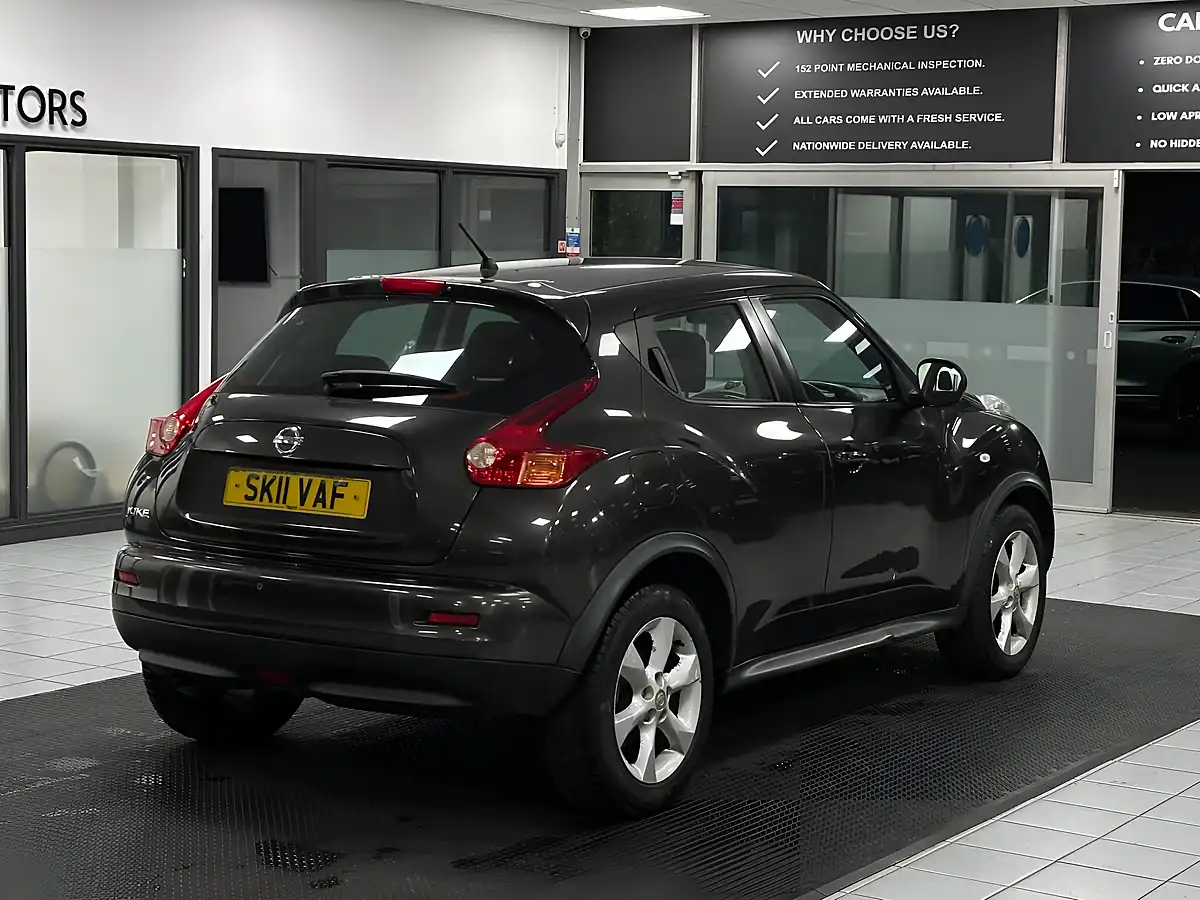 Used 2011 Nissan Juke Acenta Orange - Interior and Exterior details 9