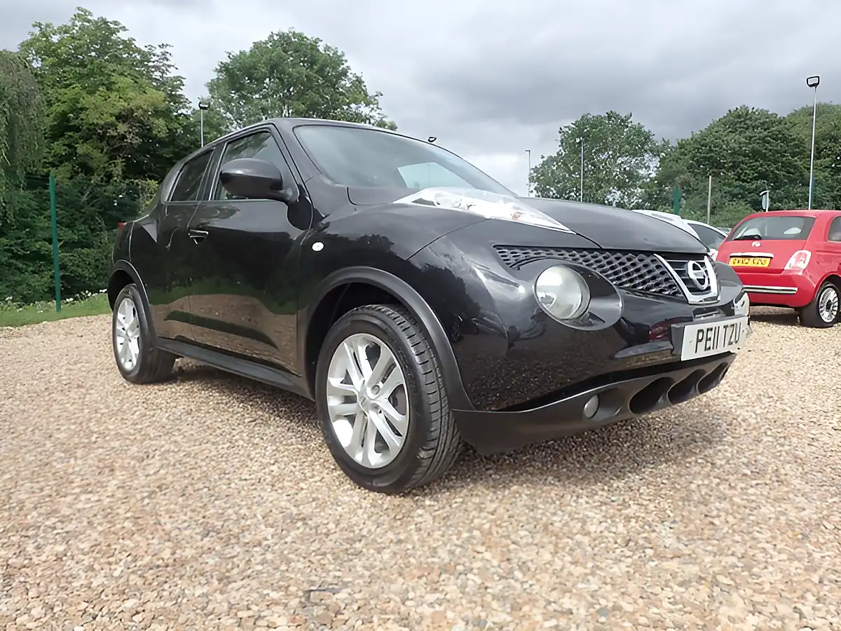 Used 2011 Nissan Juke Acenta Premium Black - Interior and Exterior details 2