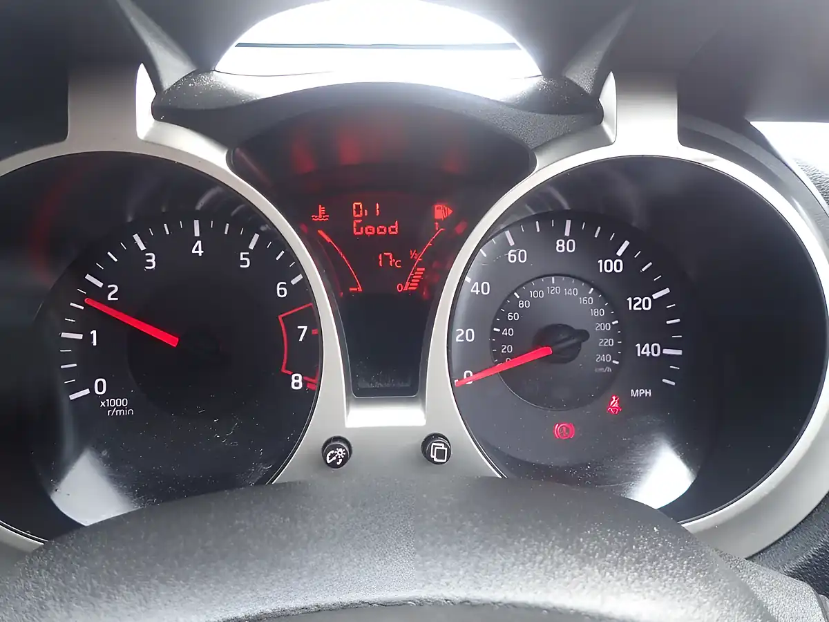 Used 2011 Nissan Juke Acenta Premium Black - Interior and Exterior details 8