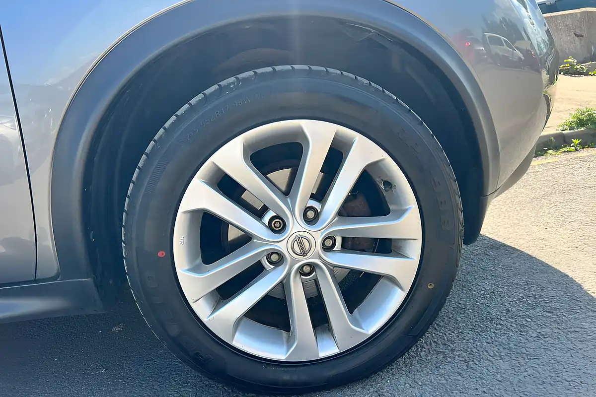 Used 2011 Nissan Juke Acenta Premium Grey - Interior and Exterior details 14