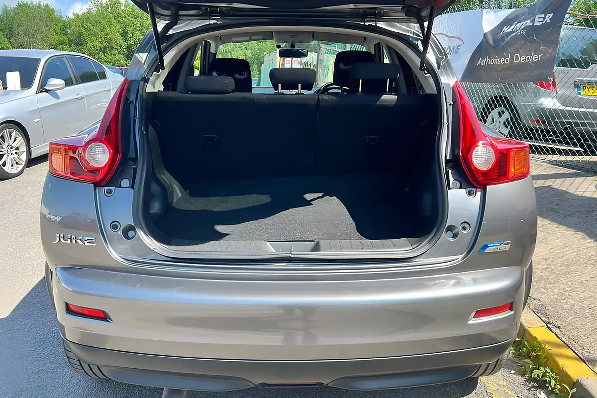 Used 2011 Nissan Juke Acenta Premium Grey - Interior and Exterior details 18