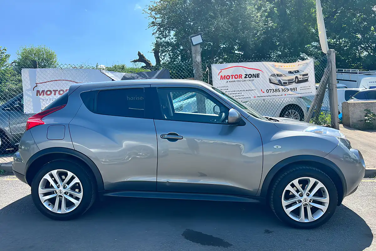 Used 2011 Nissan Juke Acenta Premium Grey - Interior and Exterior details 4