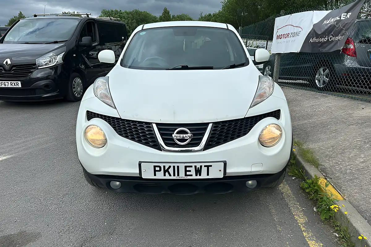 Used 2011 Nissan Juke Acenta Premium White - Interior and Exterior details 2