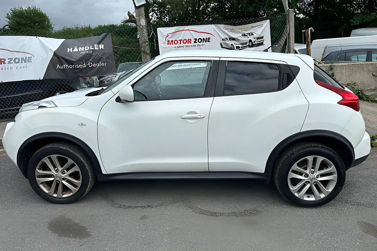 Used 2011 Nissan Juke Acenta Premium White - Interior and Exterior details 5