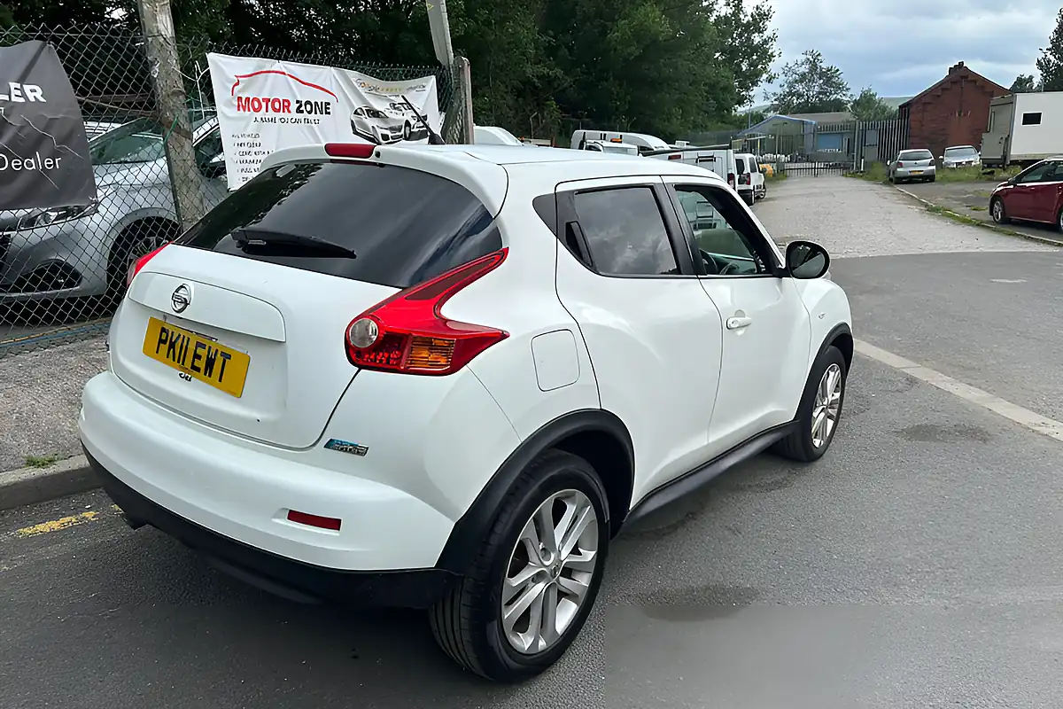 Used 2011 Nissan Juke Acenta Premium White - Interior and Exterior details 6