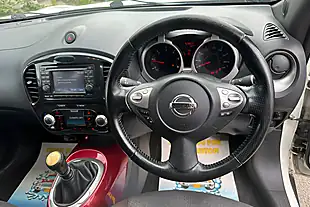 Used 2011 Nissan Juke Acenta Premium White - Interior and Exterior details 9