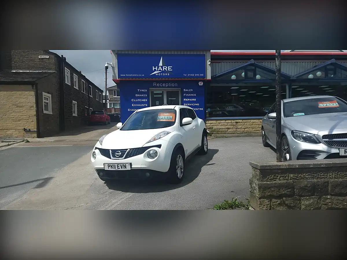 Used 2011 Nissan Juke Acenta Premium White - Front View