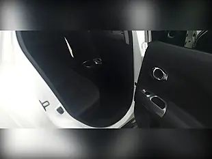Used 2011 Nissan Juke Acenta Premium White - Interior and Exterior details 16