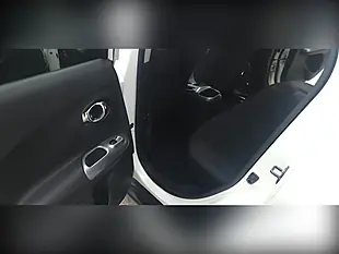 Used 2011 Nissan Juke Acenta Premium White - Interior and Exterior details 18