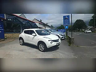 Used 2011 Nissan Juke Acenta Premium White - Interior and Exterior details 5