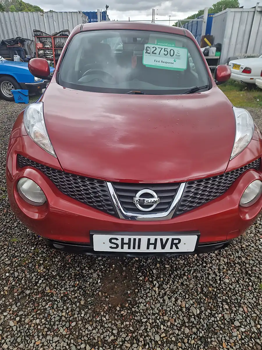 Used 2011 Nissan Juke Acenta Red - Front View