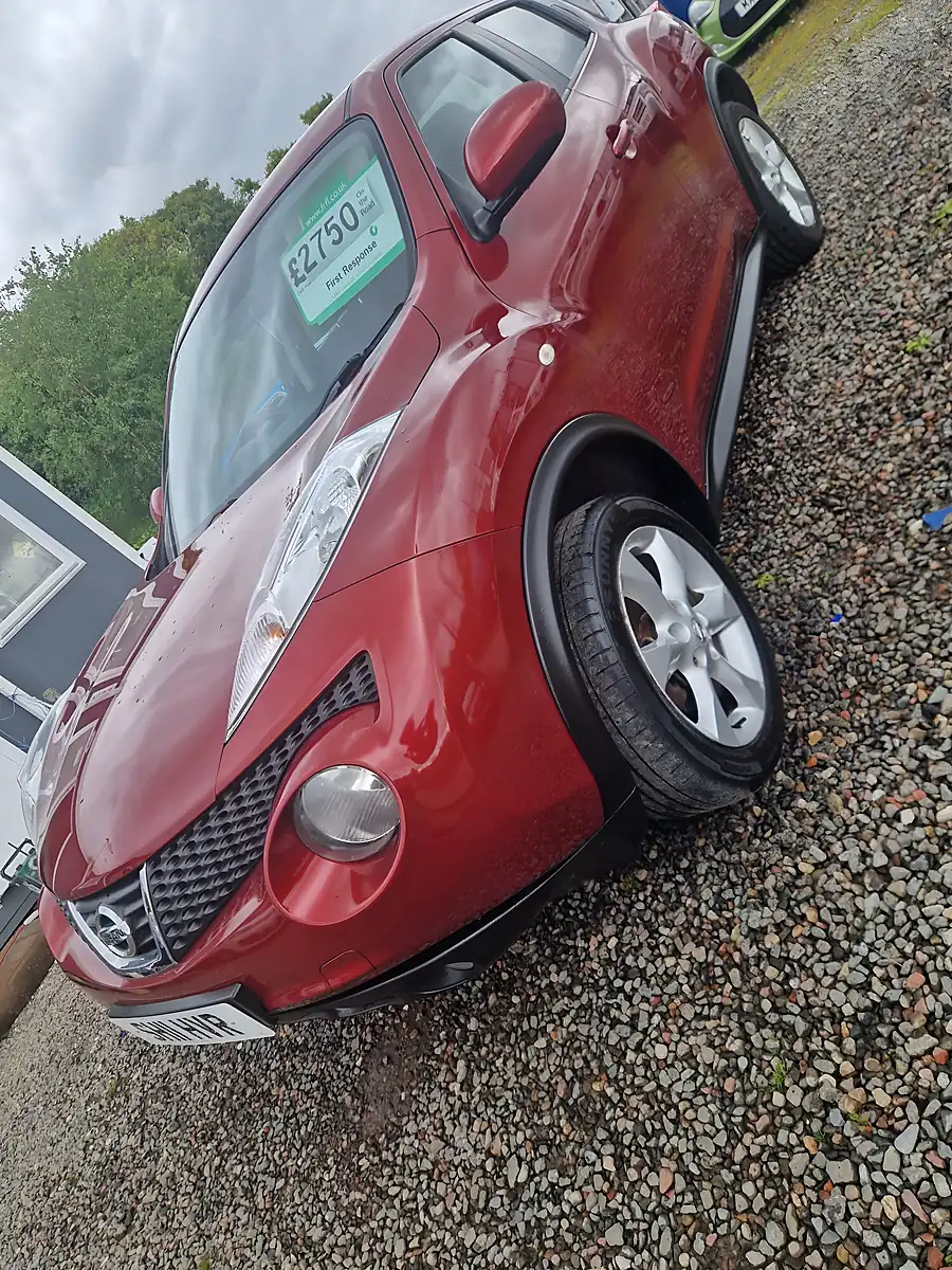 Used 2011 Nissan Juke Acenta Red - Interior and Exterior details 10