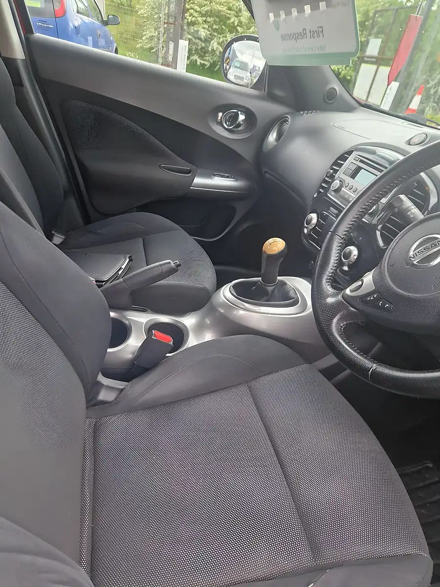 Used 2011 Nissan Juke Acenta Red - Interior and Exterior details 15